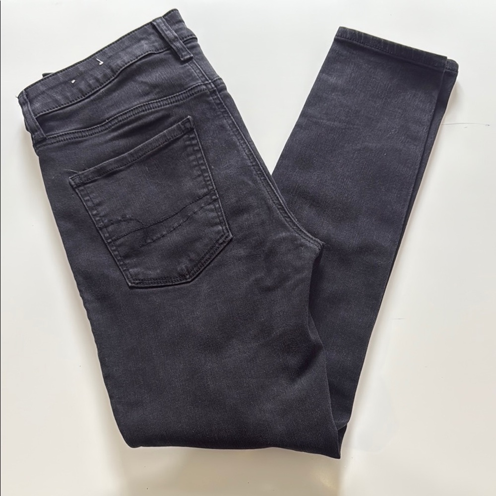 American Eagle Outfitters Black Skinny Jeans Sleek Design